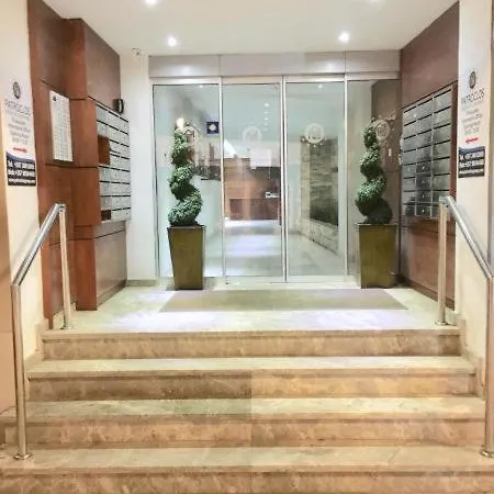 شقة Top Floor Sea View Finikoudes Carisa Ithaki Court