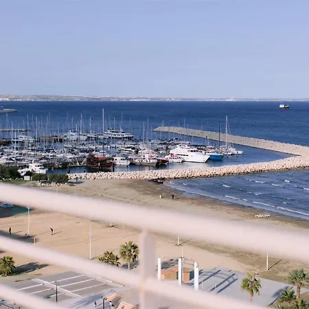 Top Floor Sea View Finikoudes Carisa Ithaki Court شقة لارنكا